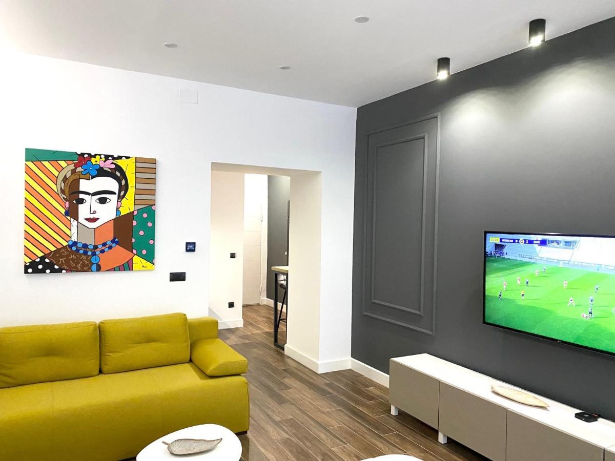 Moni Downtown Luxury Apartment *
