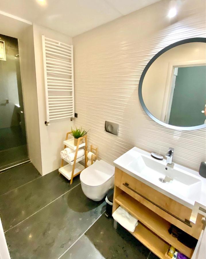 Moni Downtown Luxury Apartment